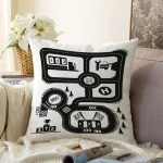 - Rasel-Kc10560-Gorsel - Realhomes Realhomes Siyah Beyaz Eğitici Trafik Yolu Motifli Çocuk & Genç Odası Modern Yastık Kırlent Kılıfı Realhomes