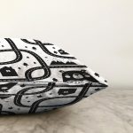 - Rasel-Kc10561-Gorsel-2 - Realhomes  Realhomes Siyah Beyaz Araba Oyun Yolu Tasarımlı Çocuk & Genç Odası Modern Yastık Kırlent Kılıfı Realhomes