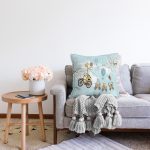 - Rasel-Kc10573-Gorsel-1 - Realhomes  Realhomes Mavi Zeminli Sevimli Hayvanlar Desenli Çocuk & Genç Odası Modern Yastık Kırlent Kılıfı Realhomes