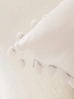 - 3 - Realhomes  Kırık Beyaz Renkli Dikdörtgen Ponponlu Yastık Kırlent Kılıfı Realhomes