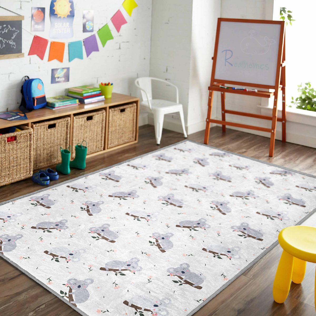 Sevimli Koala Desenli Çocuk & Genç Odası Makinede Yıkanabilir Kaymaz Tabanlı Özel Ölçü Dikdörtgen Pamuk Tabanlı Çocuk Odası Halısı Realhomes