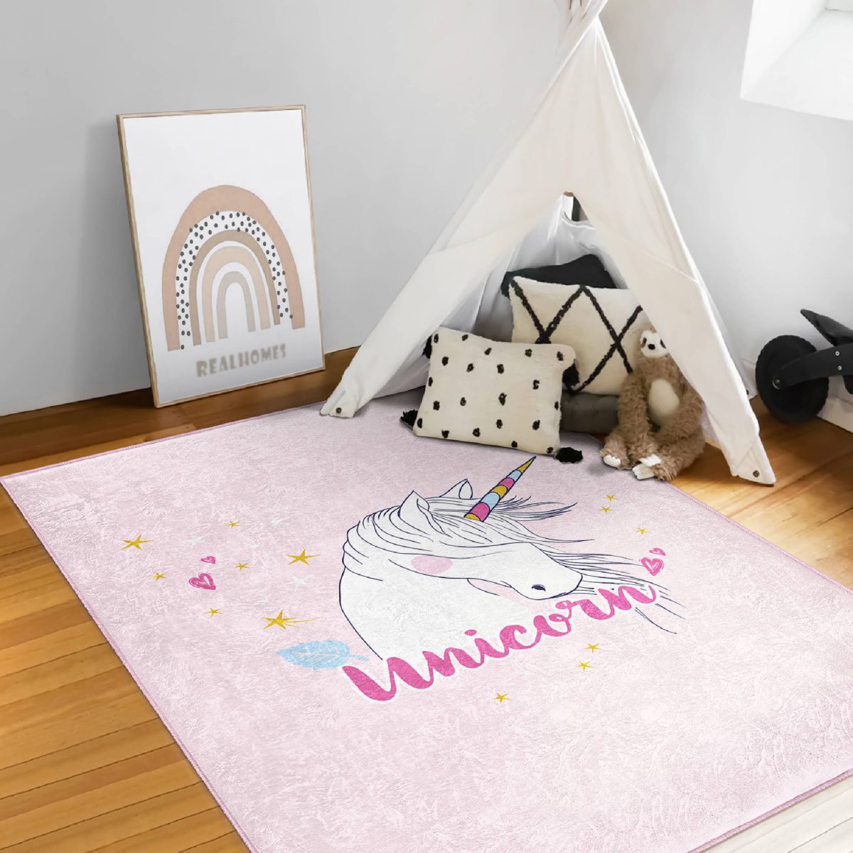 Pembe Zeminli Unicorn At Desenli Çocuk & Genç Odası Makinede Yıkanabilir Kaymaz Tabanlı Özel Ölçü Dikdörtgen Pamuk Tabanlı Çocuk Halısı Realhomes