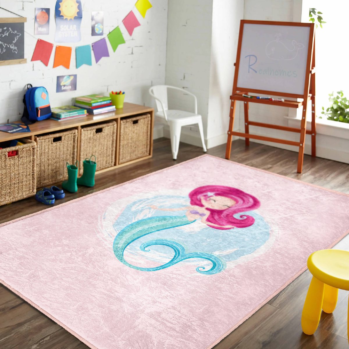 Pembe Zeminde Denizkızı Desenli Çocuk & Genç Odası Makinede Yıkanabilir Kaymaz Tabanlı Özel Ölçü Dekoratif Dikdörtgen & Kare Çocuk Halısı Realhomes