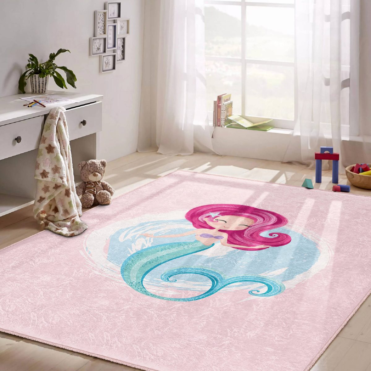 Pembe Zeminde Denizkızı Desenli Çocuk & Genç Odası Makinede Yıkanabilir Kaymaz Tabanlı Özel Ölçü Dekoratif Dikdörtgen & Kare Çocuk Halısı Realhomes