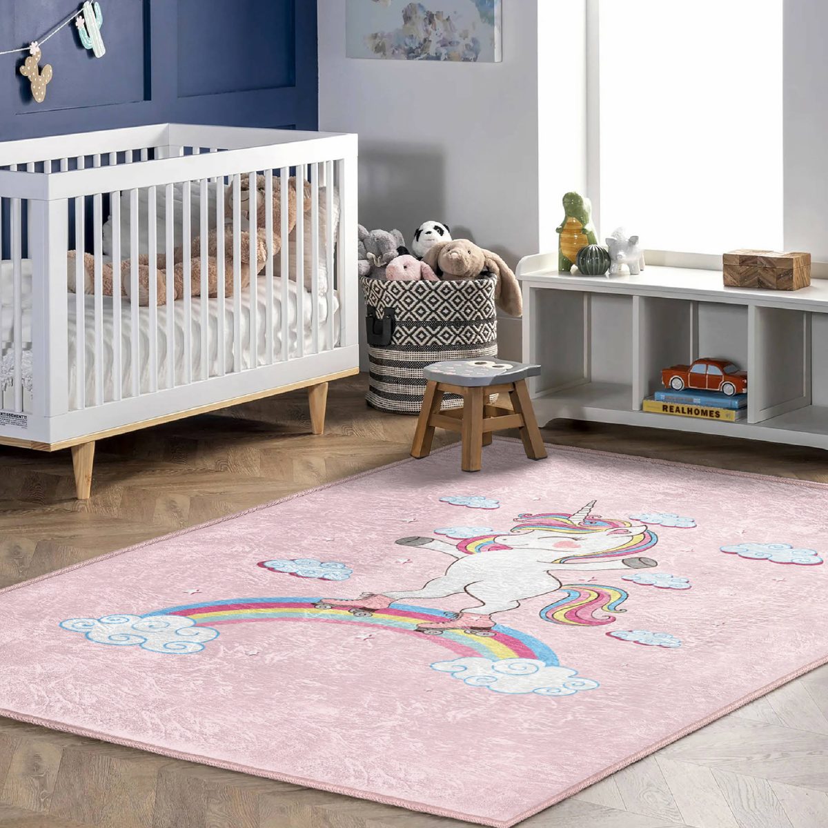 Pembe Zeminde Unicorn At Desenli Çocuk & Genç Odası Makinede Yıkanabilir Kaymaz Tabanlı Pamuk Tabanlı Özel Ölçü Leke Tutmaz Dikdörtgen Çocuk Halısı Realhomes