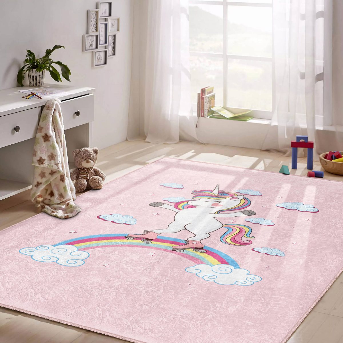 Pembe Zeminde Unicorn At Desenli Çocuk & Genç Odası Makinede Yıkanabilir Kaymaz Tabanlı Pamuk Tabanlı Özel Ölçü Leke Tutmaz Dikdörtgen Çocuk Halısı Realhomes
