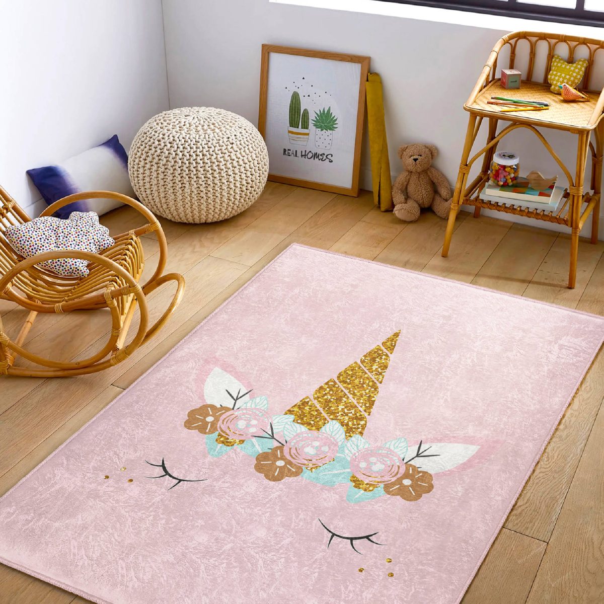 Pembe Zeminde Magic Unicorn Tasarımlı Çocuk & Genç Odası Makinede Yıkanabilir Kaymaz Tabanlı Özel Ölçü Dekoratif Dikdörtgen & Kare Çocuk Halısı Realhomes