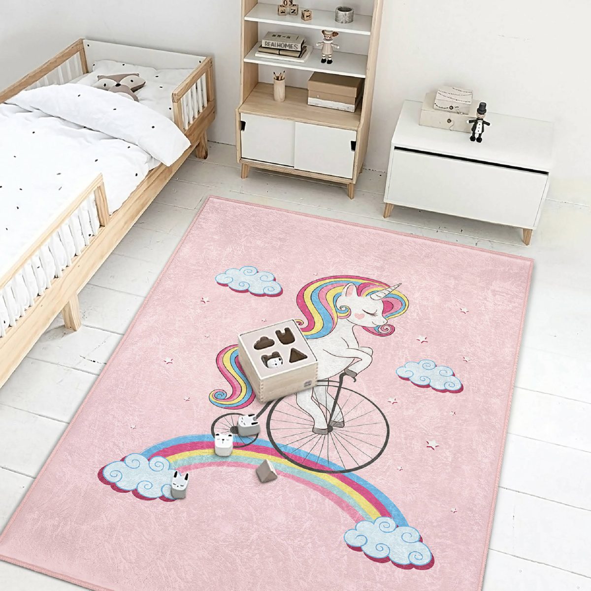 Bisiklete Binmiş Unicorn Desenli Çocuk & Genç Odası Makinede Yıkanabilir Kaymaz Tabanlı Kolay Temizlenebilir Leke Tutmaz Dikdörtgen Çocuk Halısı Realhomes