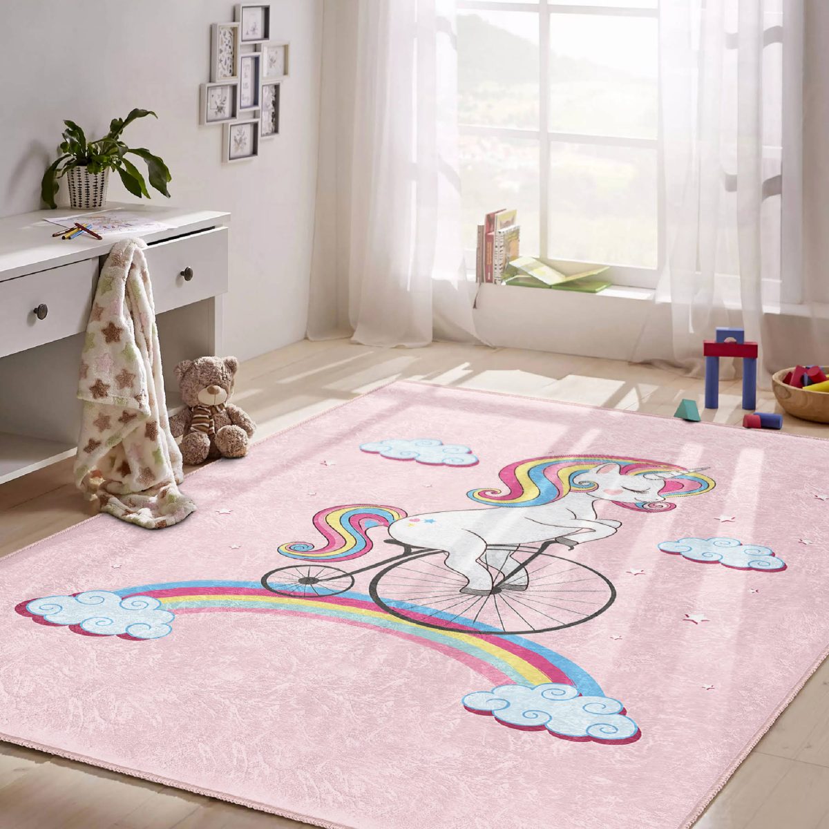 Bisiklete Binmiş Unicorn Desenli Çocuk & Genç Odası Makinede Yıkanabilir Kaymaz Tabanlı Kolay Temizlenebilir Leke Tutmaz Dikdörtgen Çocuk Halısı Realhomes