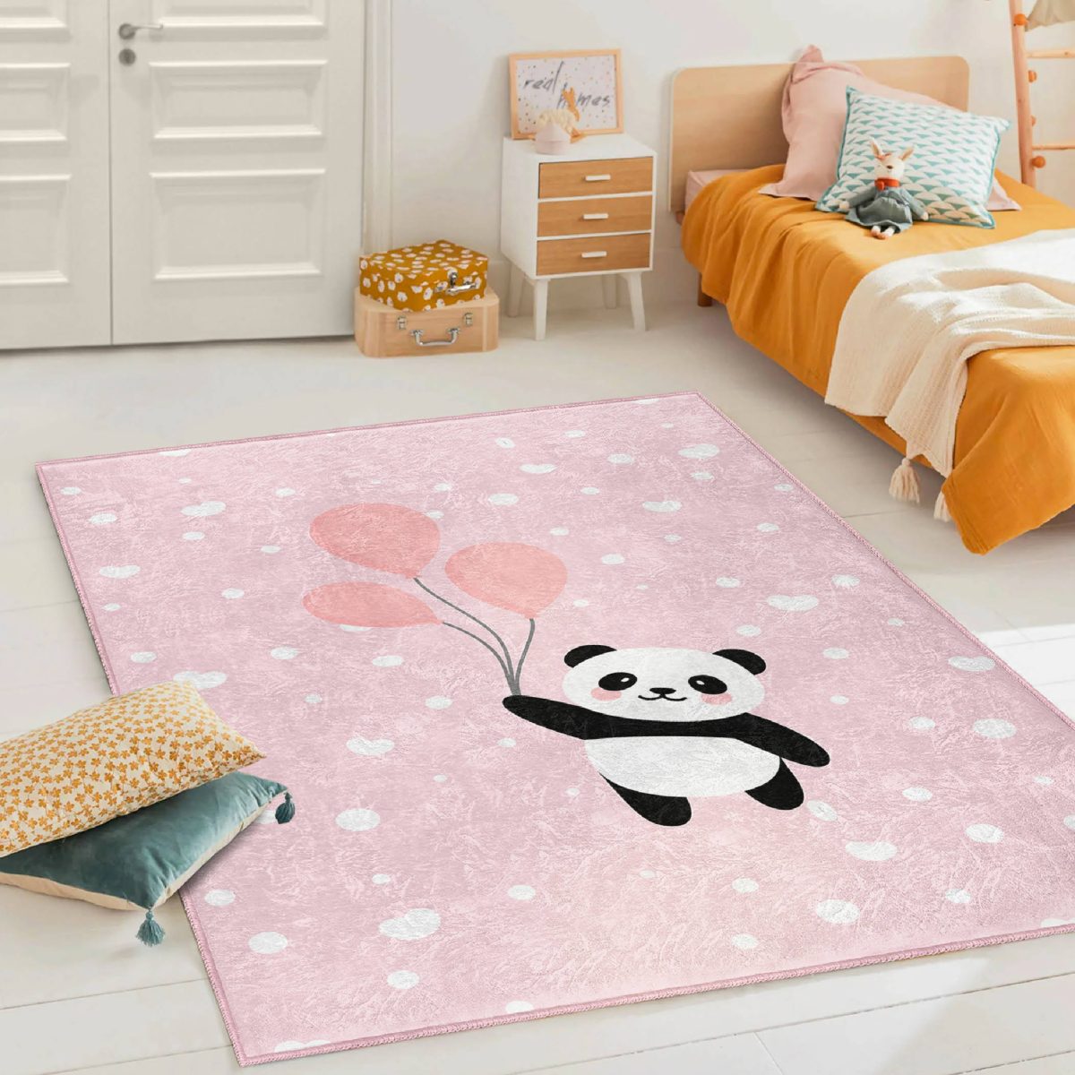 Pembe Zemin Uçan Balonlar Ve Sevimli Panda Desenli Çocuk & Genç Odası Makinede Yıkanabilir Kaymaz Tabanlı Pamuk Tabanlı Dikdörtgen Özel Ölçü Çocuk Halısı Realhomes